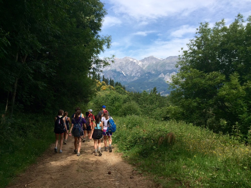 Walking from Caecho to Potes