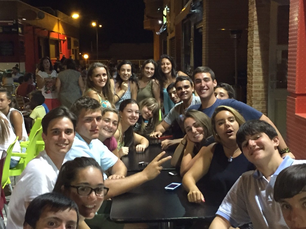 Pizza with Spanish friends after seeing the hilarious Spanish movie "Ahora o nunca" (Now or never) 